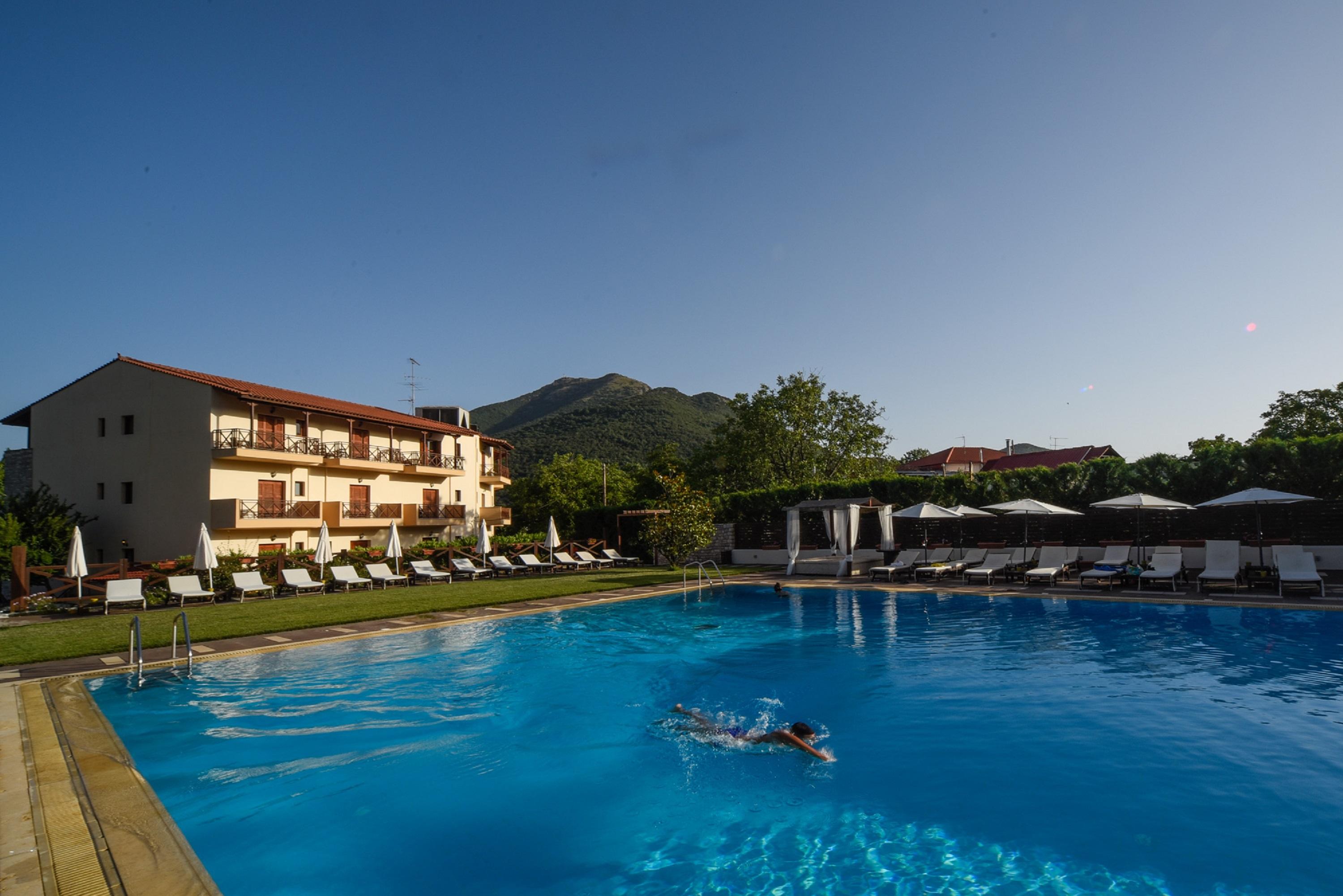 Mont Helmos Hotel Klitoria Exterior photo
